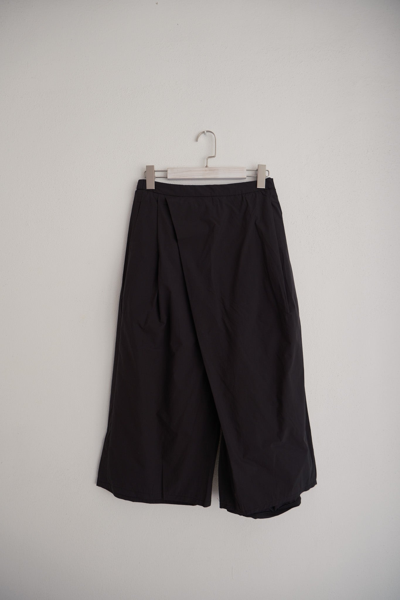 Folded Knee Length Trousers
