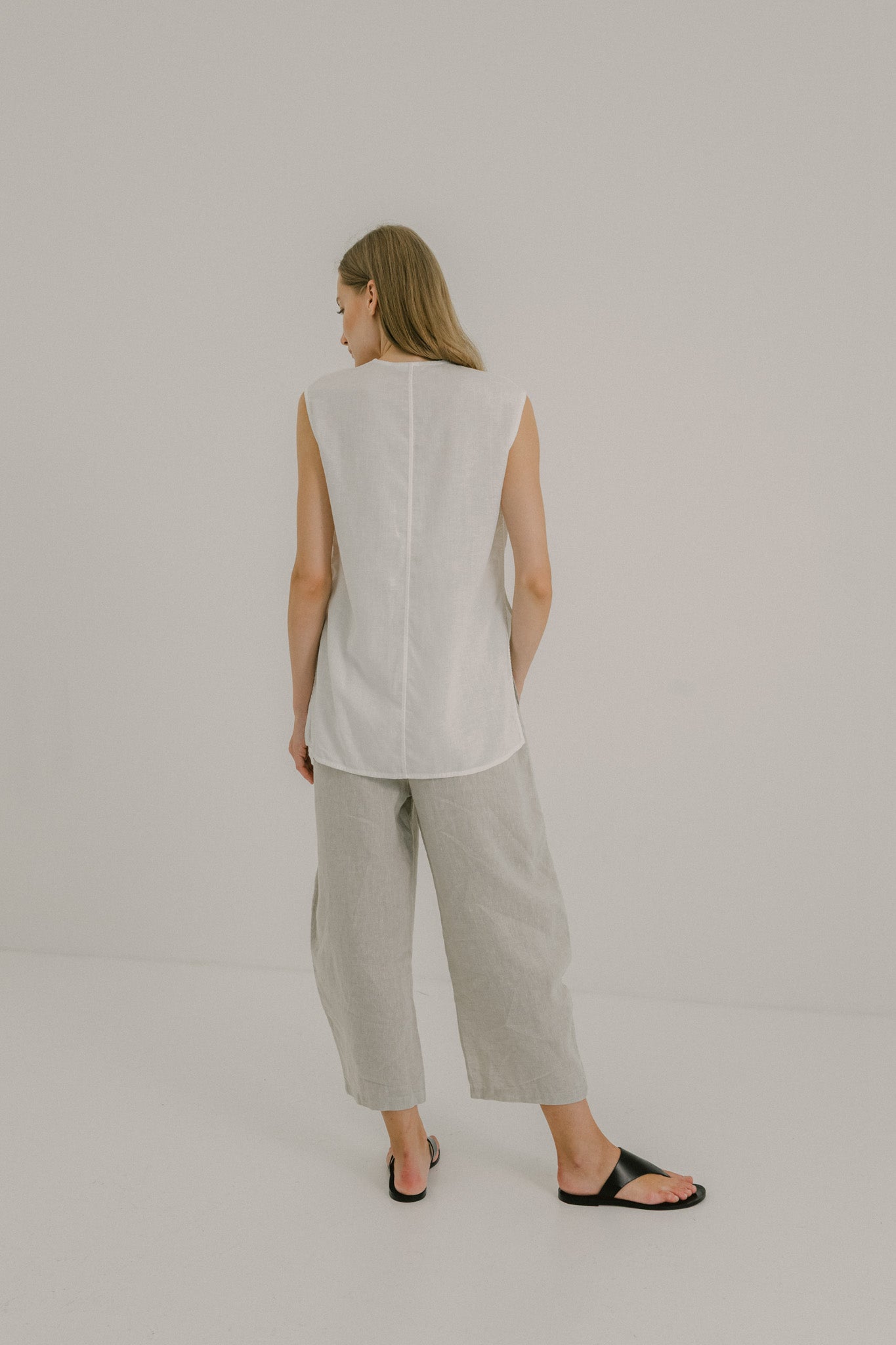 Barrel-leg Linen Trousers