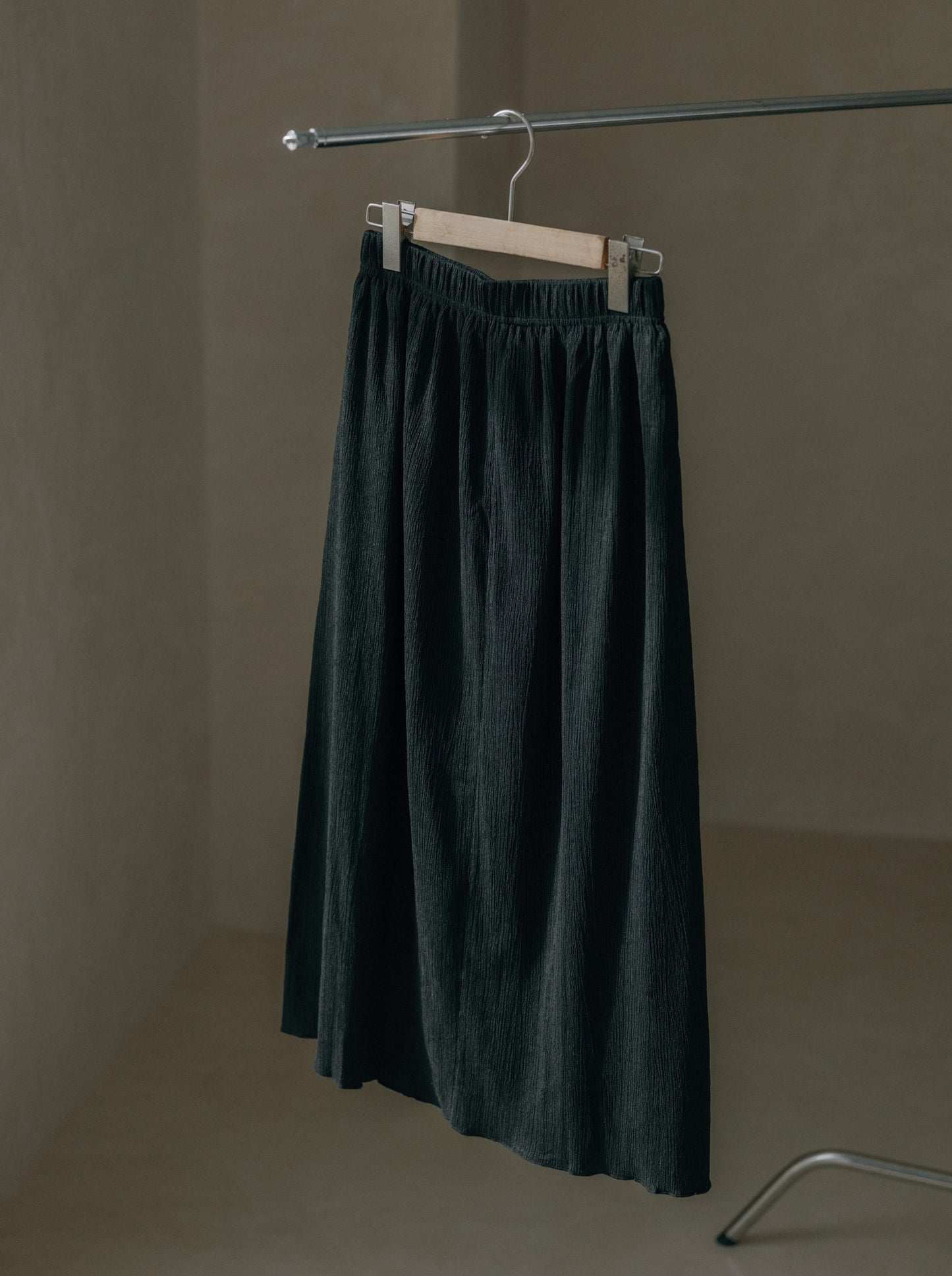 Pleat Elasticated Midi Skirt