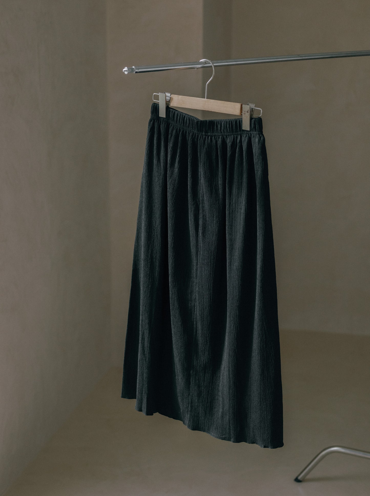 Pleat Elasticated Midi Skirt