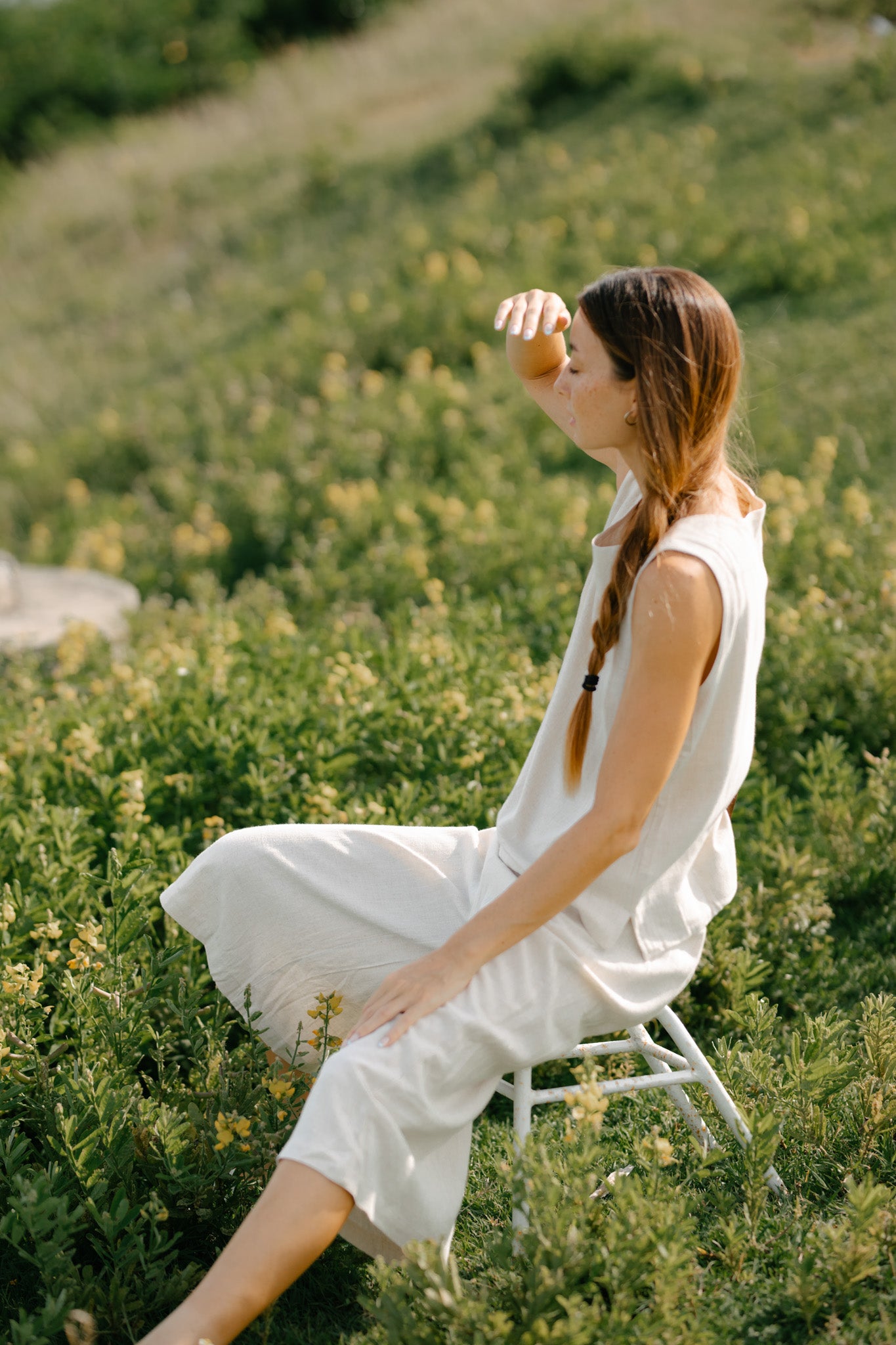 Cropped Relaxed Linen Trousers