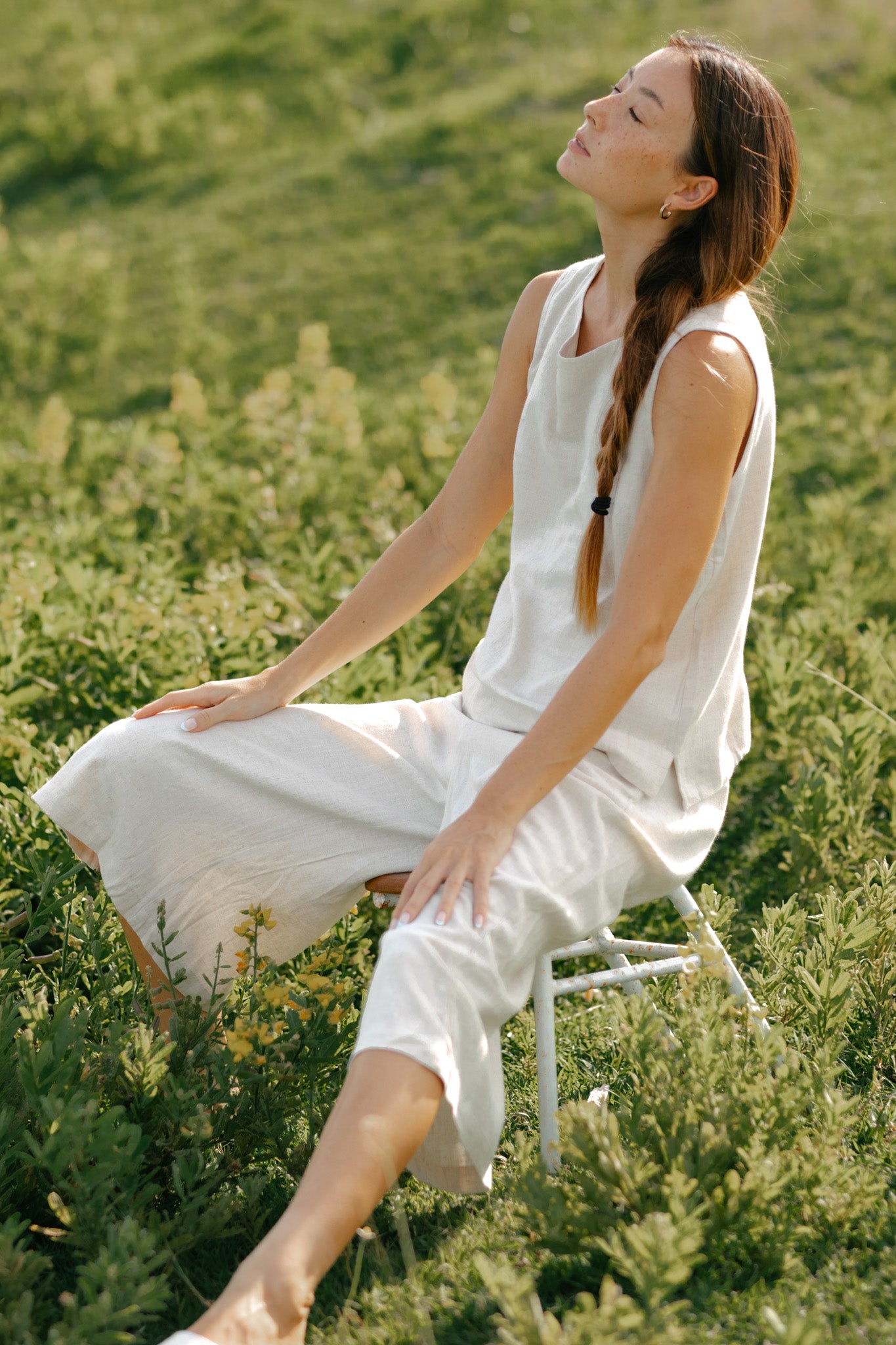 Cropped Relaxed Linen Trousers
