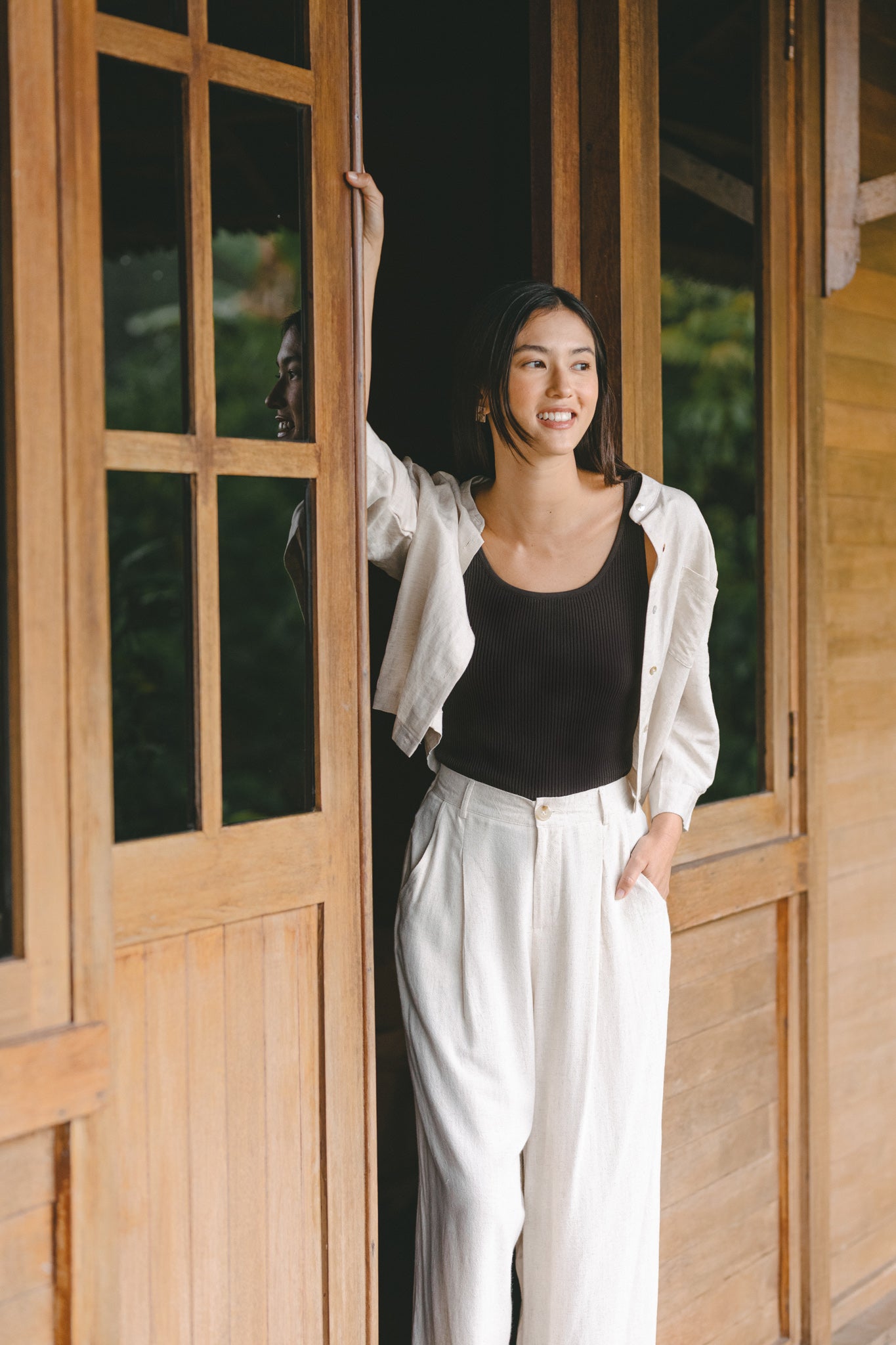 Long Sleeve Cropped Linen Shirt