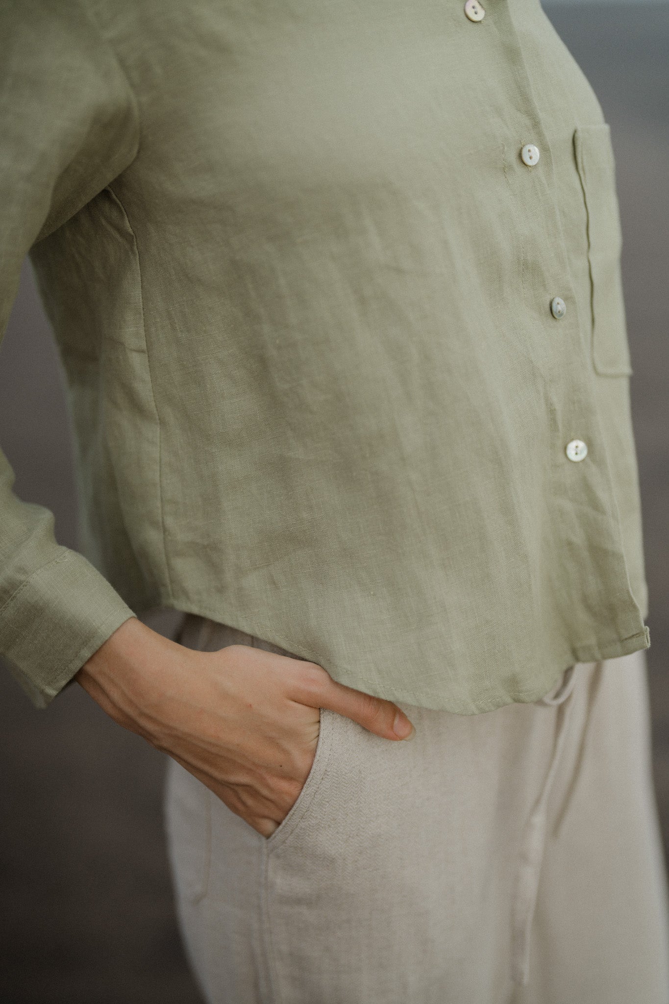 Cropped Long Sleeve Linen Shirt