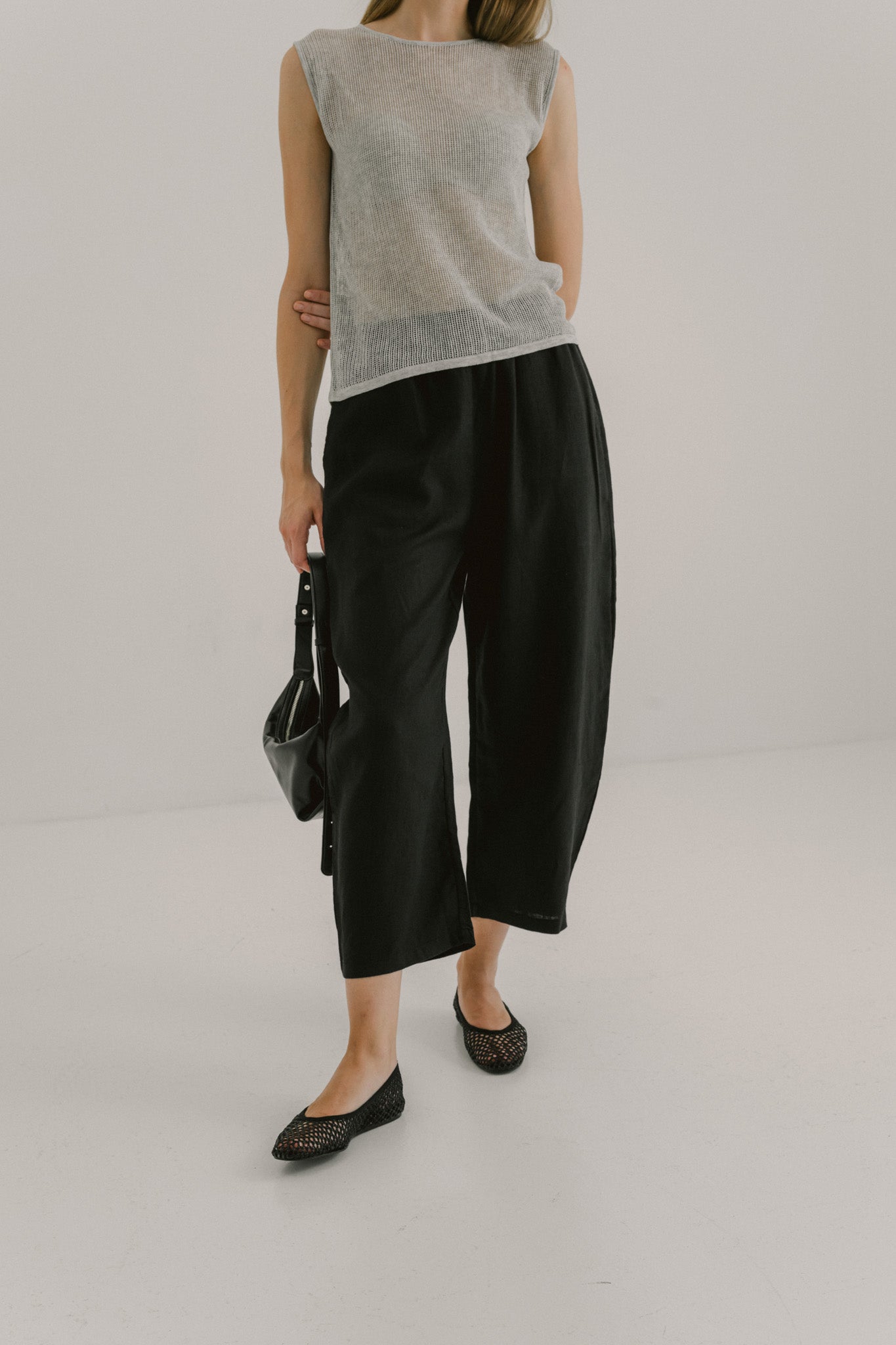 Barrel-leg Linen Trousers