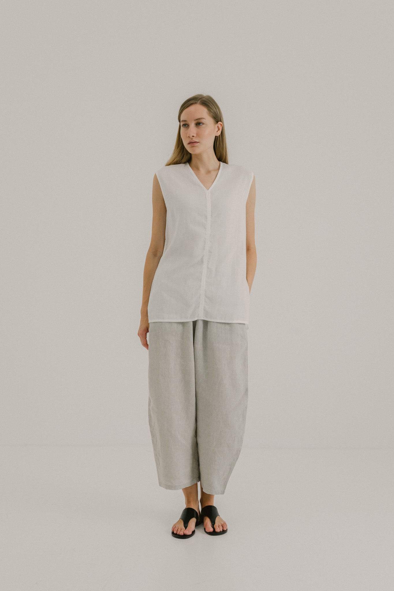 Barrel-leg Linen Trousers