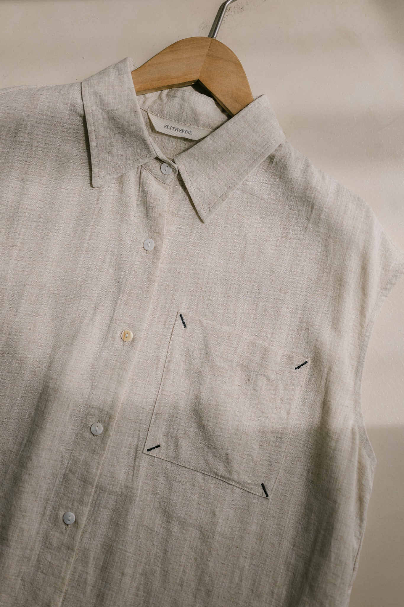 Sleeveless Pocket Linen Shirt