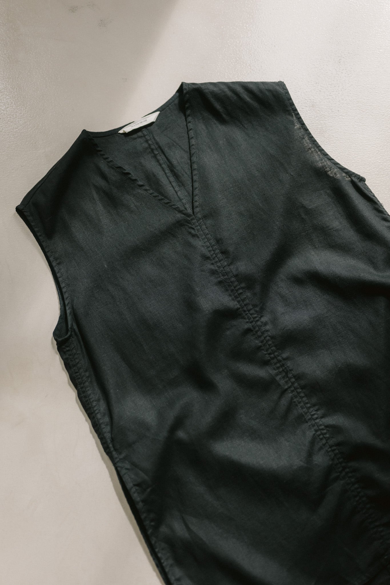 Sleeveless Pocket Linen Shirt