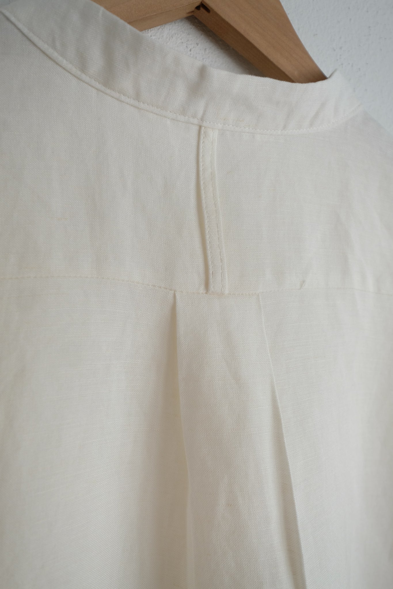 Long Sleeve Cropped Linen Shirt